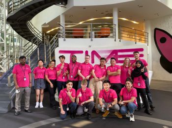 Business School students and faculty at the TIMEdotCom headquarters